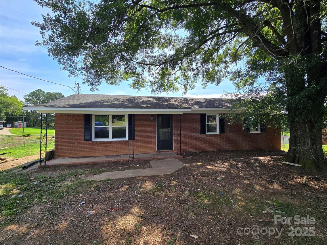 235 Roseborough Rd., Grover, NC 28073