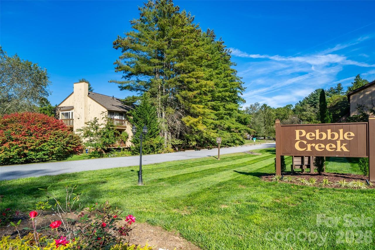 12 Pebble Creek Dr., Asheville, NC 28803