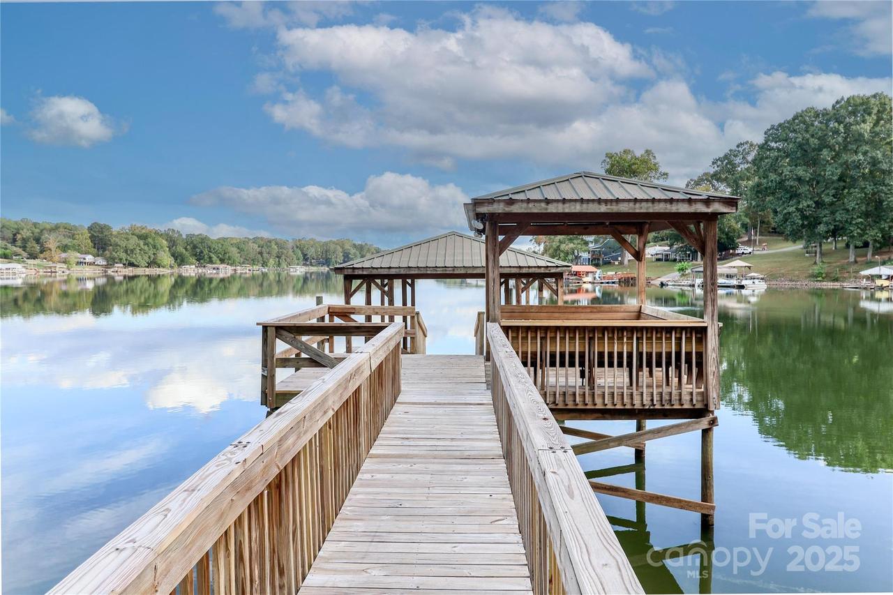3272 Bass Dr., Sherrills Ford, NC 28673