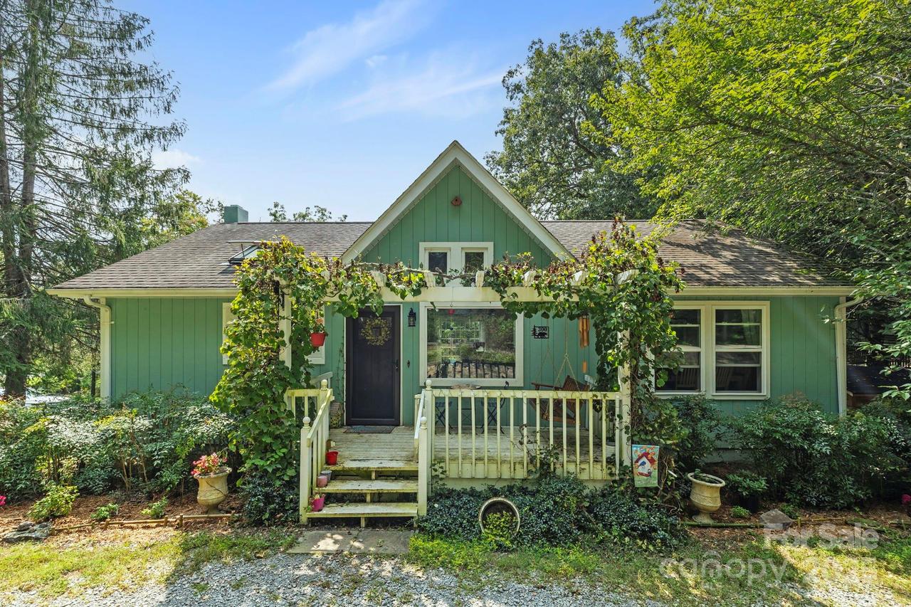 300 Wilson Dr., Brevard, NC 28712