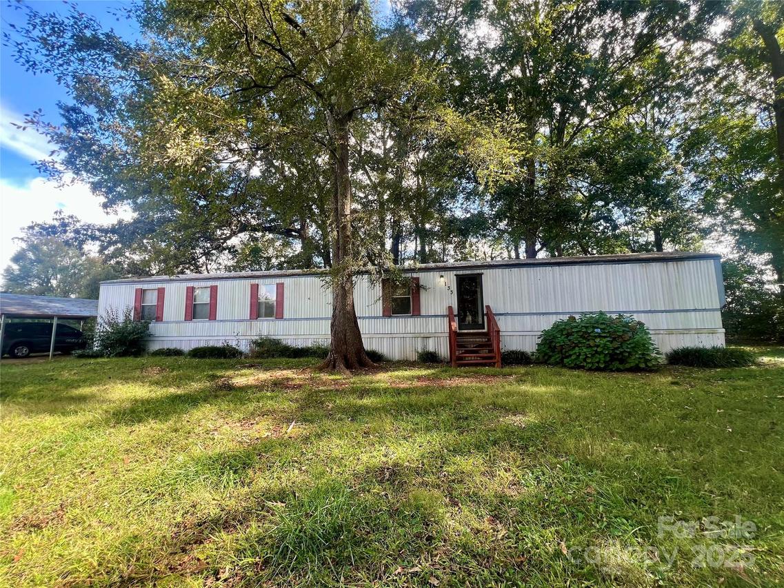133 Coolwood Dr., Statesville, NC 28625