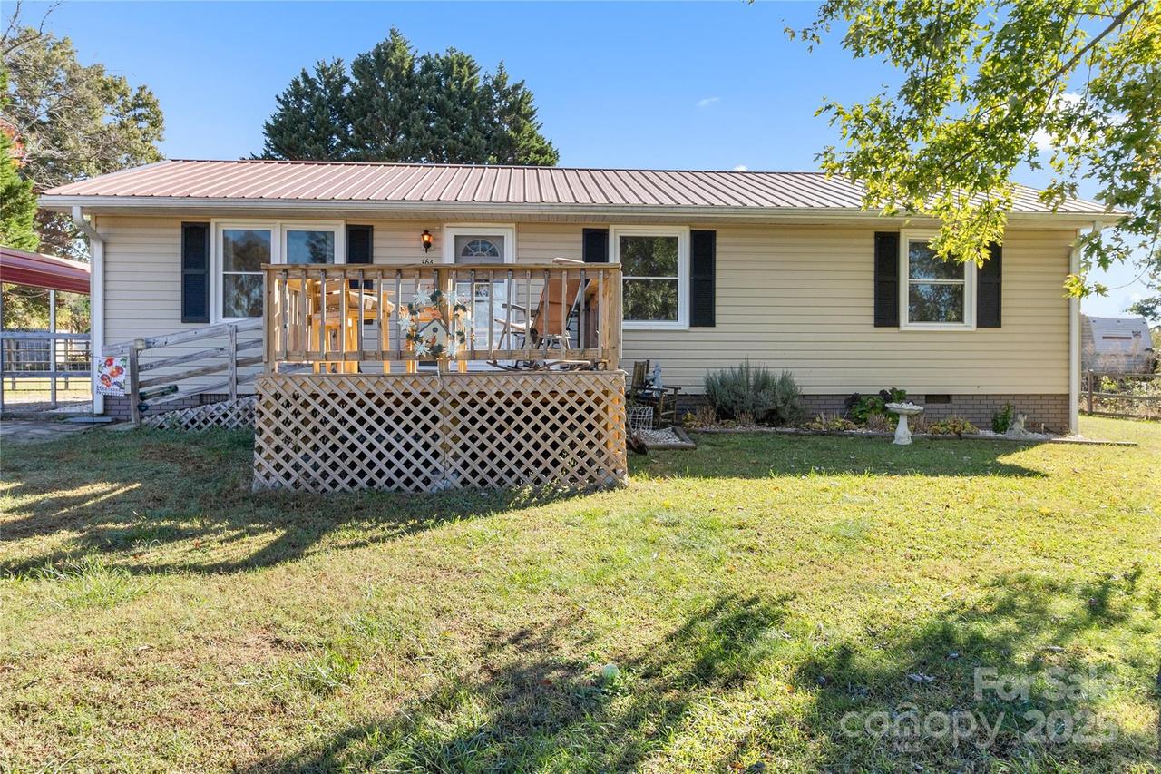 364 Greenlea Cir., Taylorsville, NC 28681