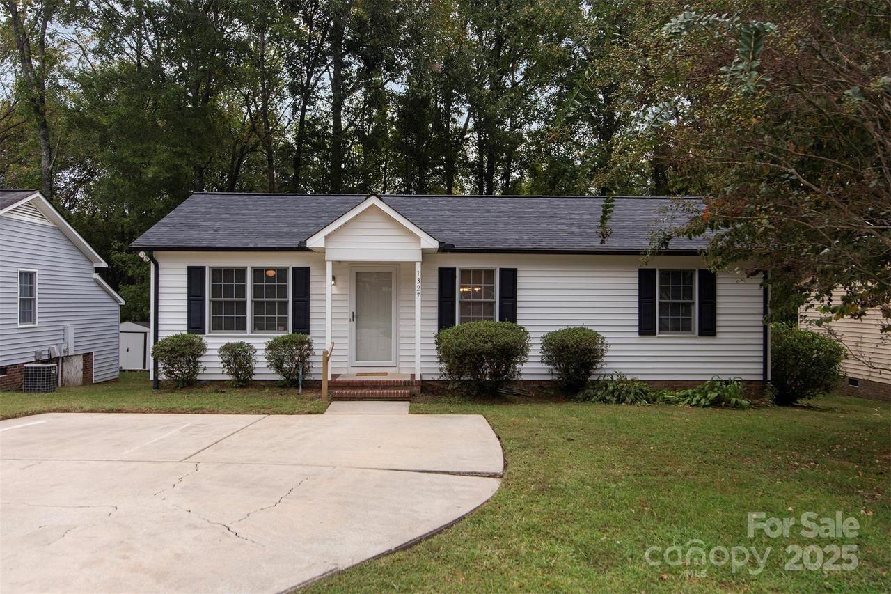 1327 Hidden Valley Dr., Concord, NC 28027