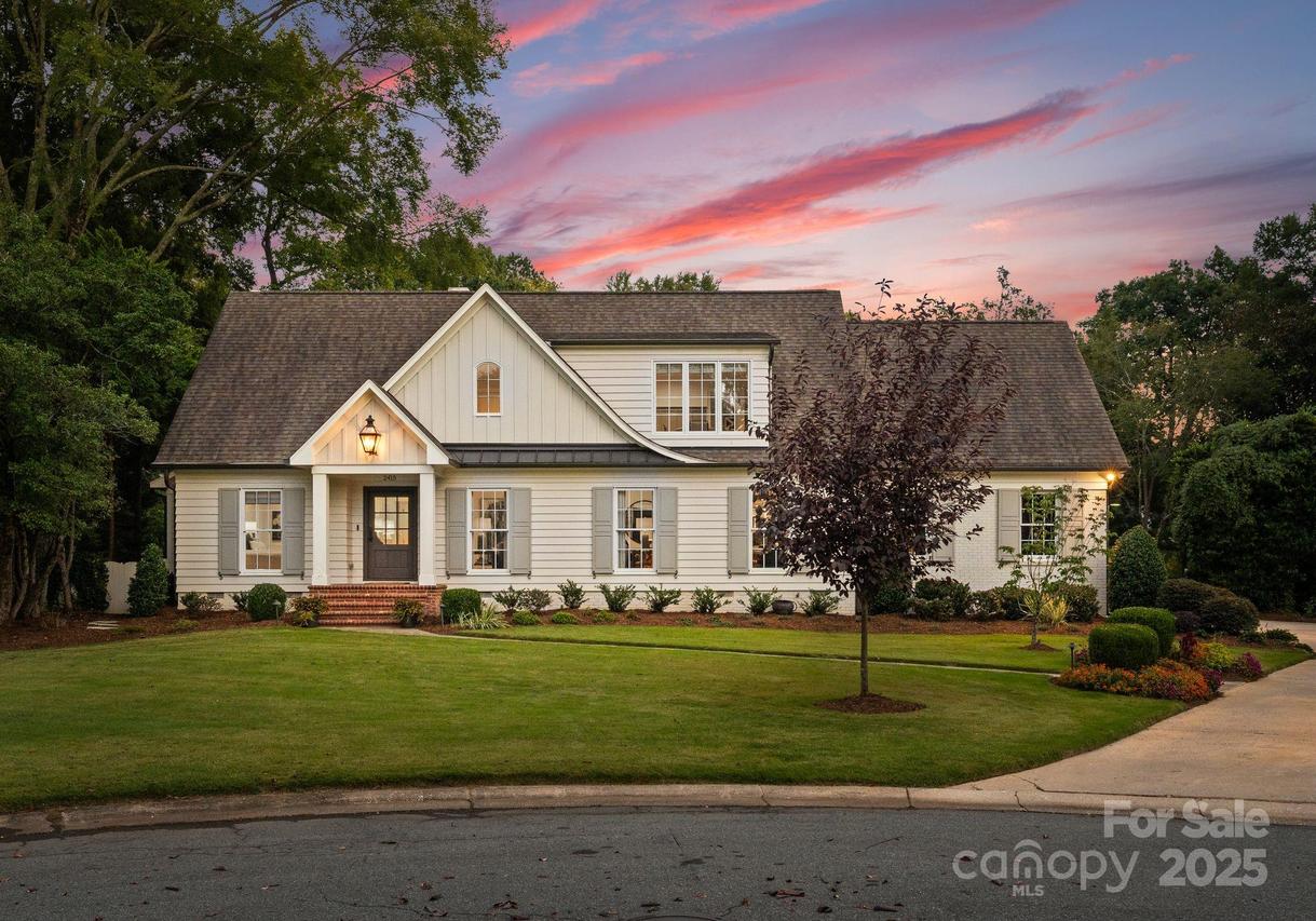 2415 Knollwood Rd., Charlotte, NC 28211