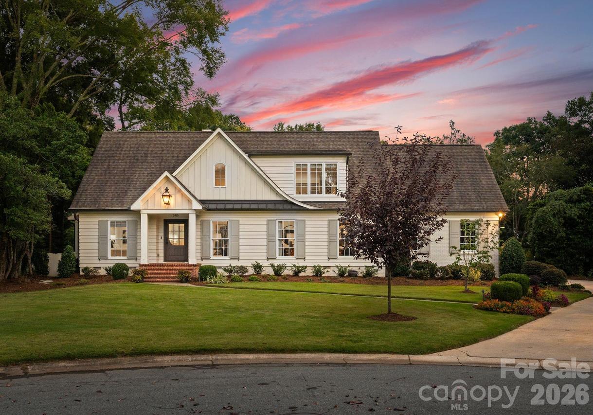 2415 Knollwood Rd., Charlotte, NC 28211