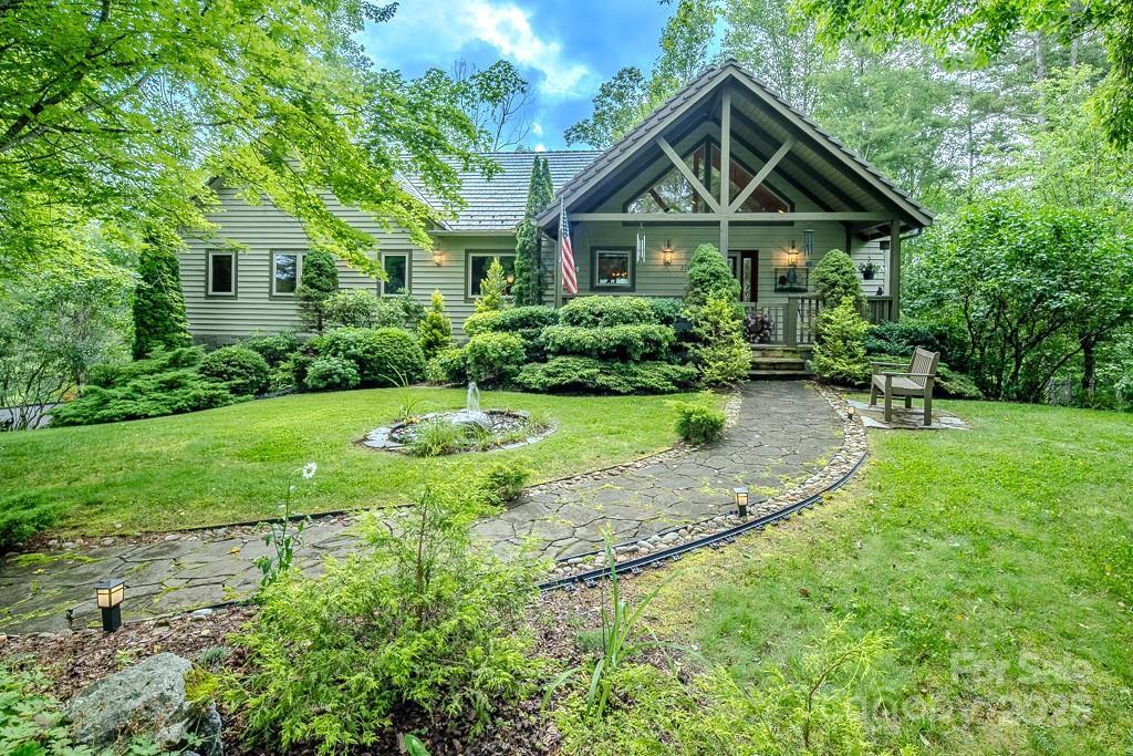 2134 Valle Cay Dr., Vilas, NC 28692