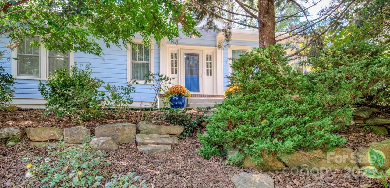 5 Camden Ave., Asheville, NC 28804