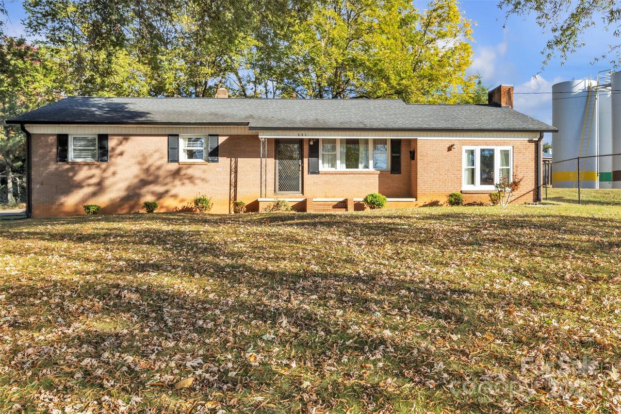 601 1st Avenue Dr., Taylorsville, NC 28681