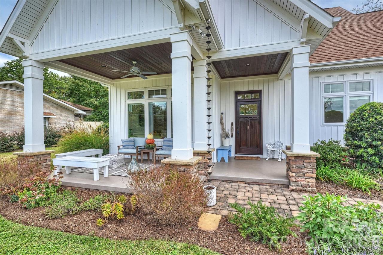 21228 Lakeview Cir., Cornelius, NC 28031