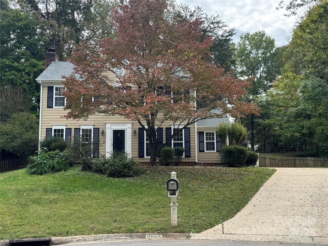 11004 Pale Hickory Ln., Charlotte, NC 28215