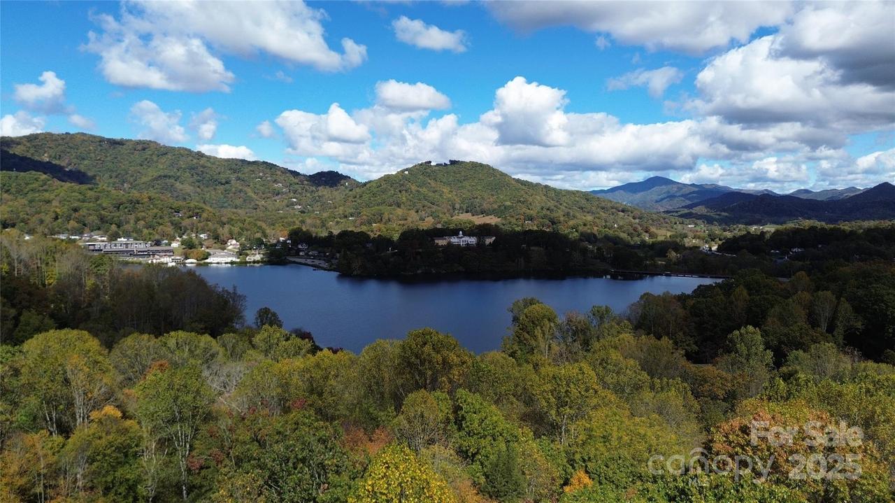 106 Hoosier Ct., Lake Junaluska, NC 28745