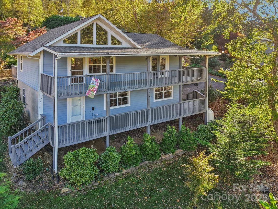 166 Linsonwood Rd., Waynesville, NC 28786