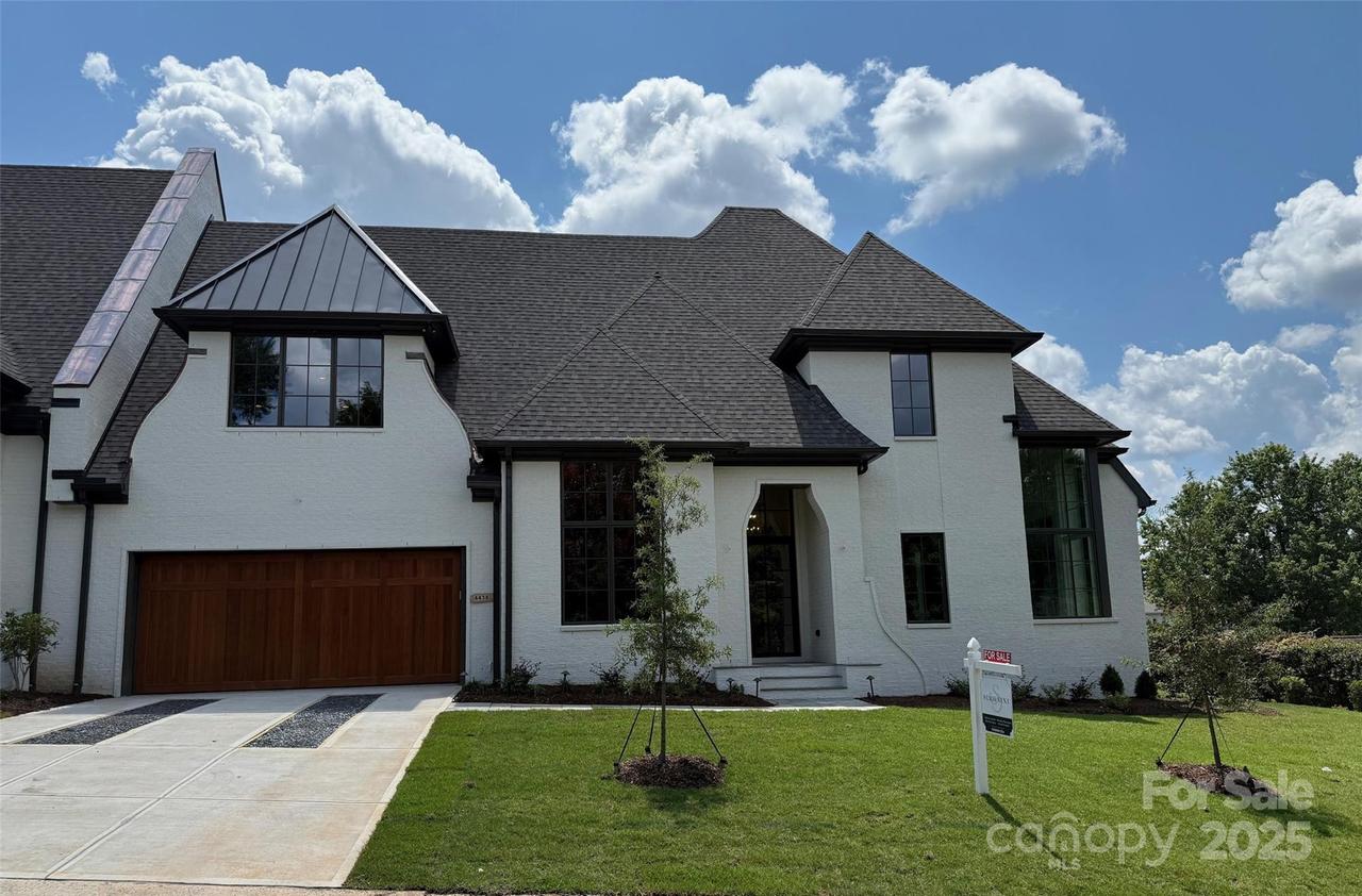 4438 Forest Hills Dr., Charlotte, NC 28226