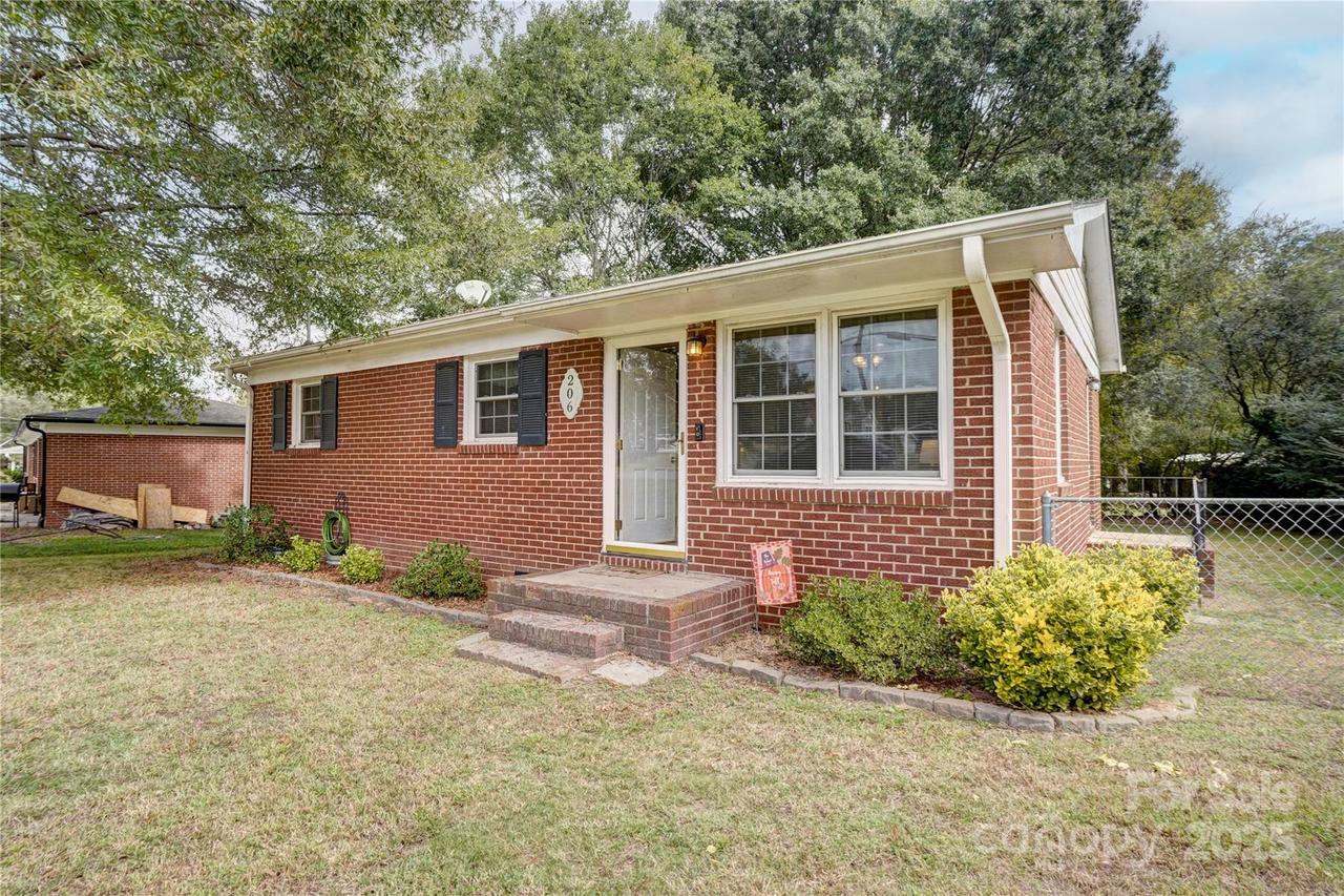 206 Winona Ave., Kannapolis, NC 28081