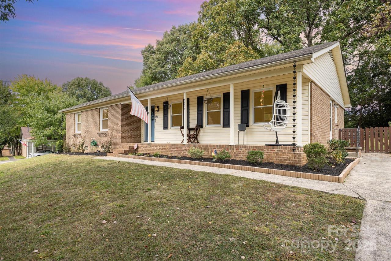 6214 Ropley Ct., Charlotte, NC 28211