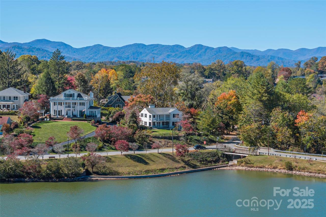 2 Westwood Rd., Asheville, NC 28804