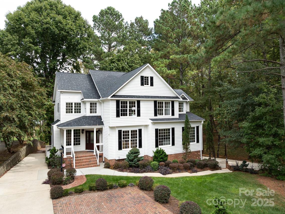 5619 Mountain Point Ln., Charlotte, NC 28216