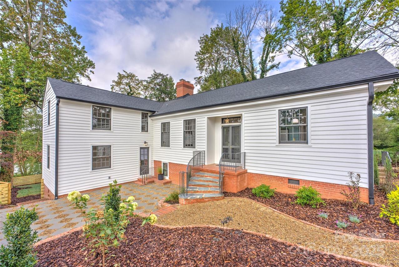 2 Baird Ln., Asheville, NC 28804
