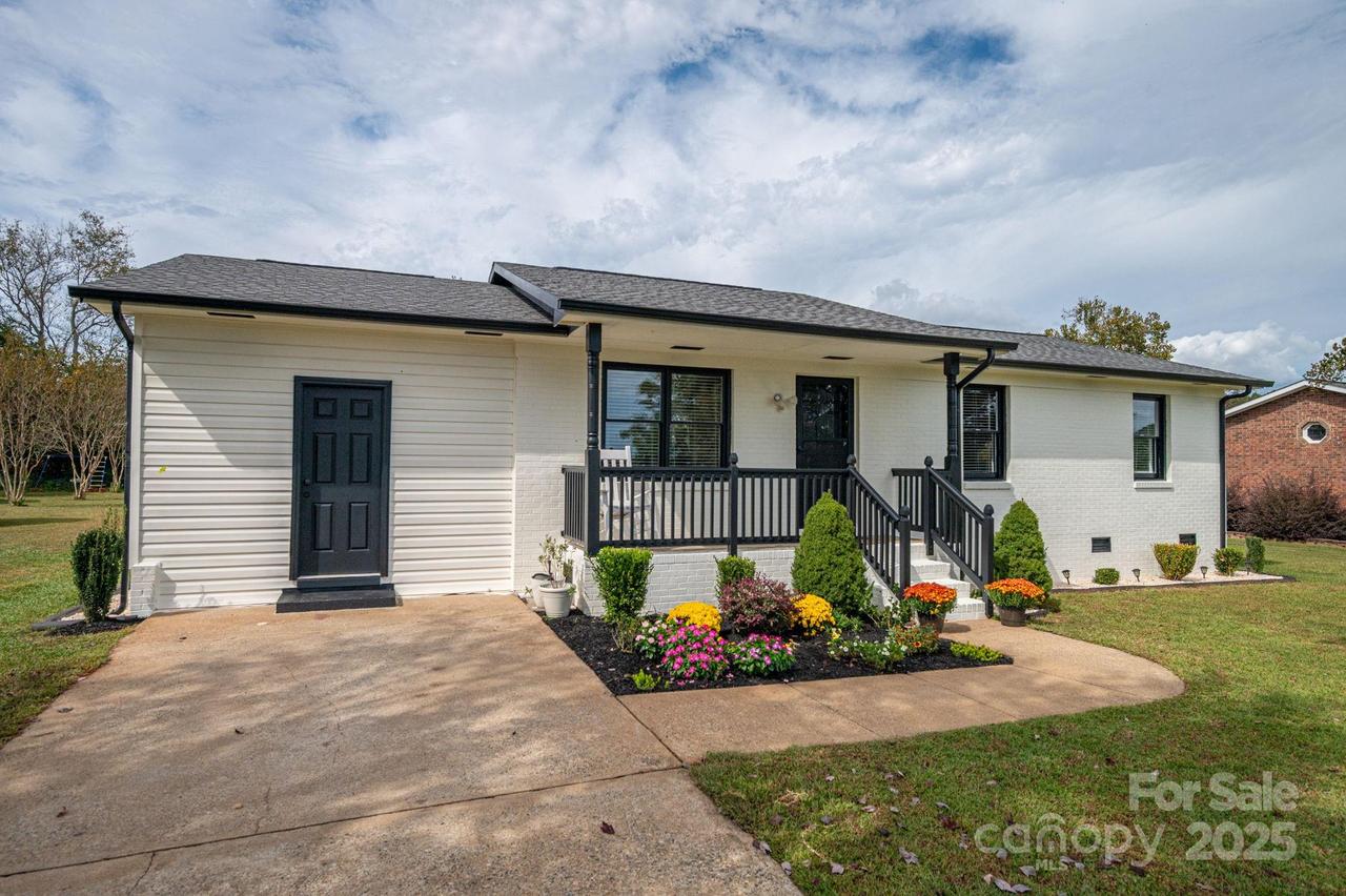 1214 Pleasant Grove Church Rd., Crouse, NC 28033