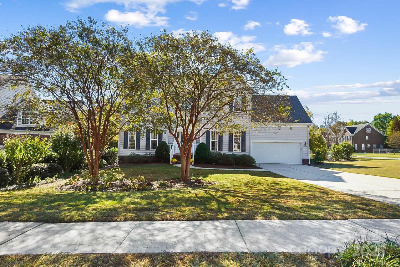 10602 Persimmon Creek Dr., Mint Hill, NC 28227