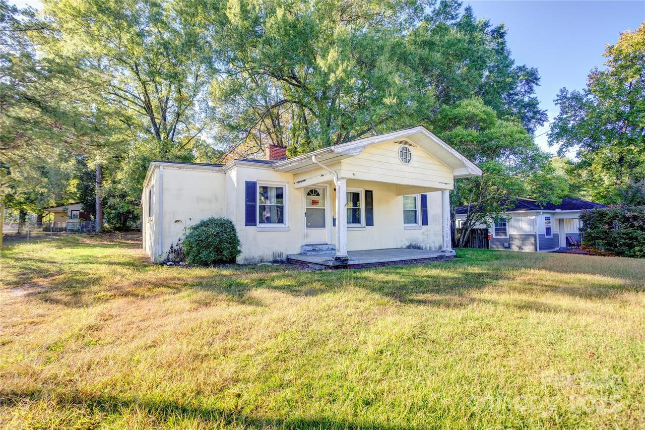 1114 Mount Olivet Rd., Kannapolis, NC 28083