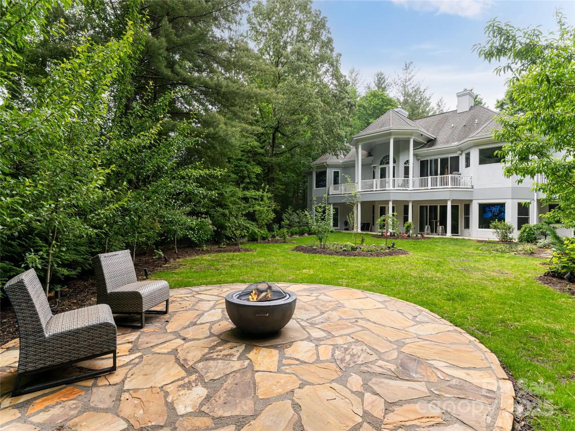 18 Cedar Hill Dr., Asheville, NC 28803