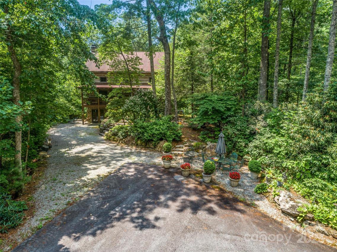 69 Dogwood Branch Ln., Zirconia, NC 28790