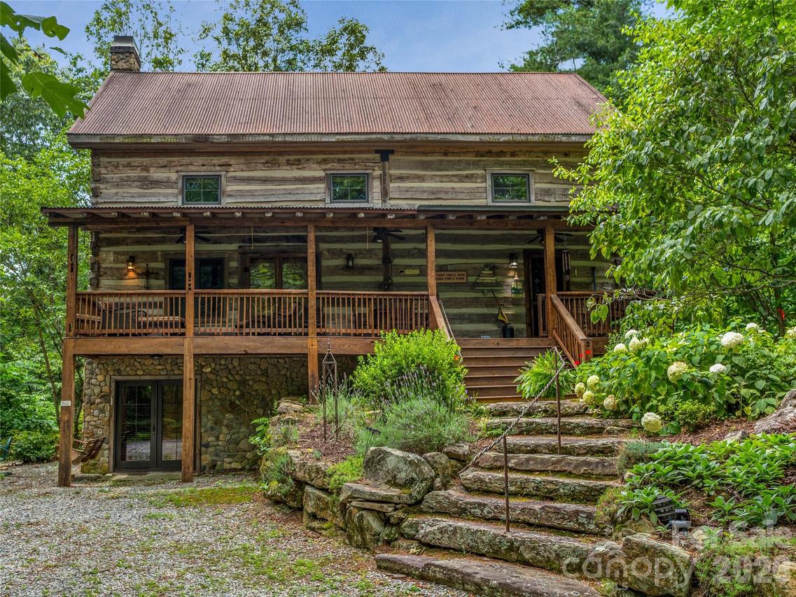 69 Dogwood Branch Ln., Zirconia, NC 28790