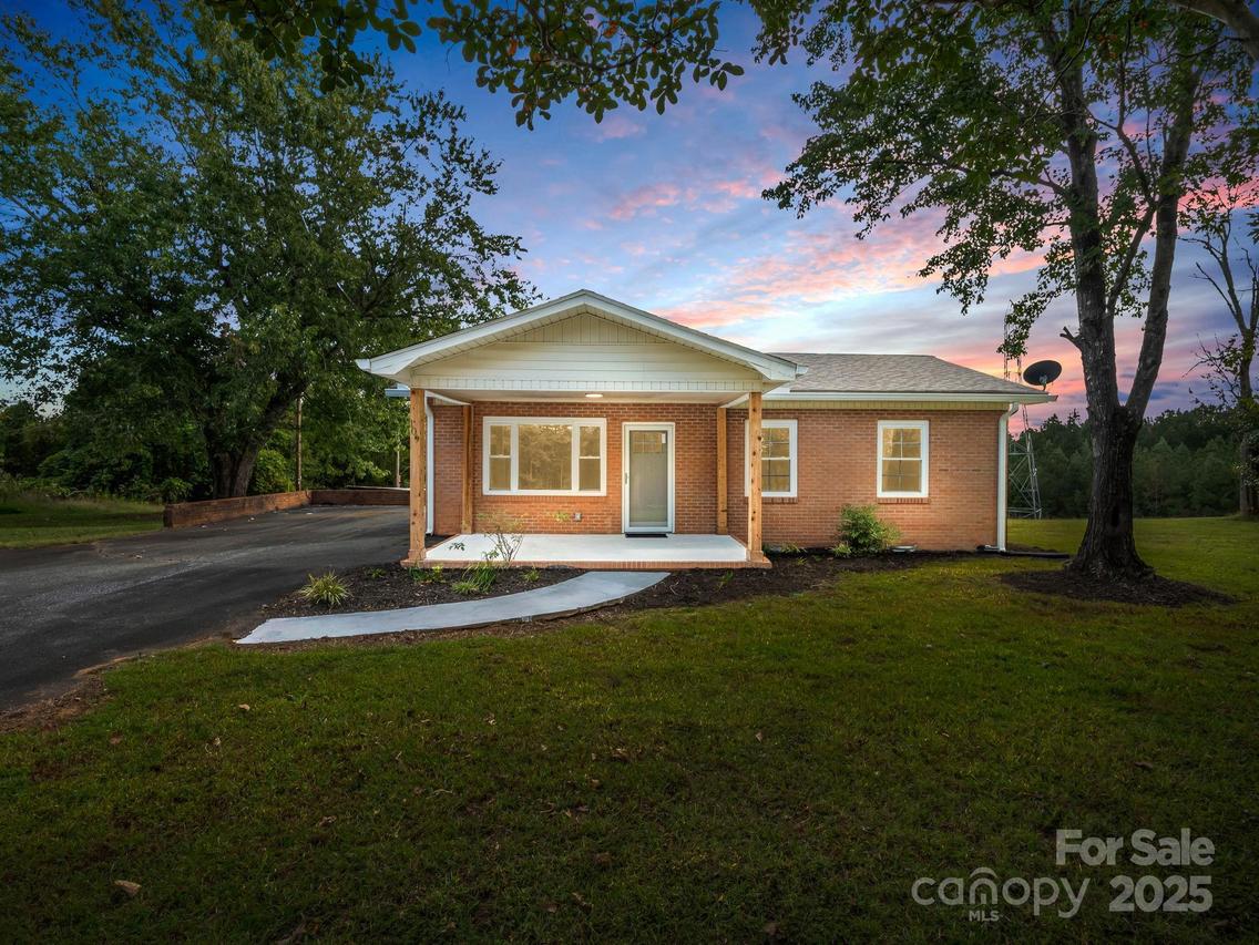 109 Avery Dr., Forest City, NC 28043