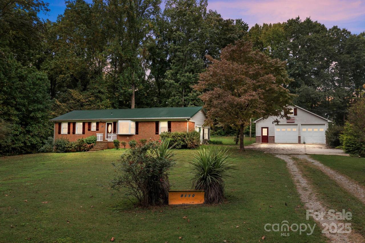 8110 Squirrel Hill Ln., Denver, NC 28037