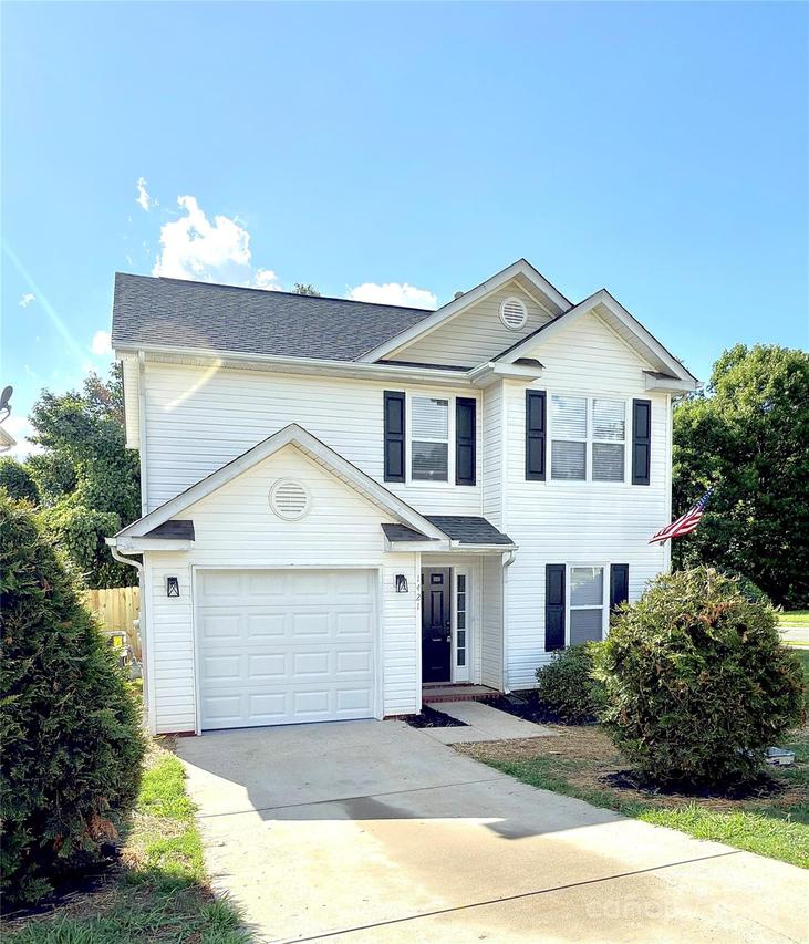 1421 Braveheart Ln., Charlotte, NC 28216