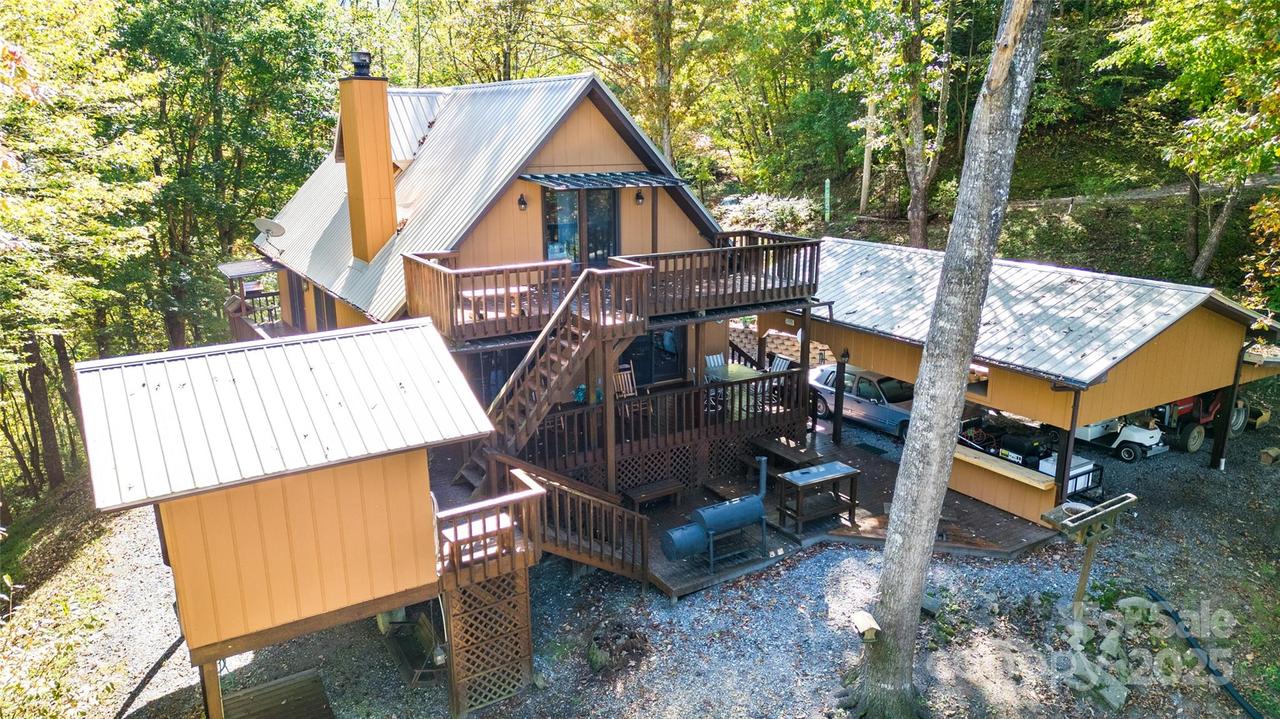 494 Lazy Ln., Whittier, NC 28789
