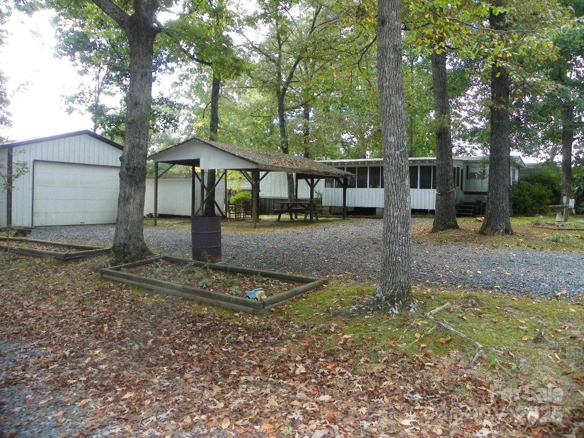 116 Third Ave., New London, NC 28127