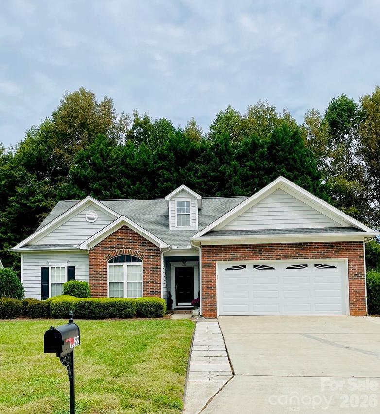 1622 Iverness Ct., Gastonia, NC 28056