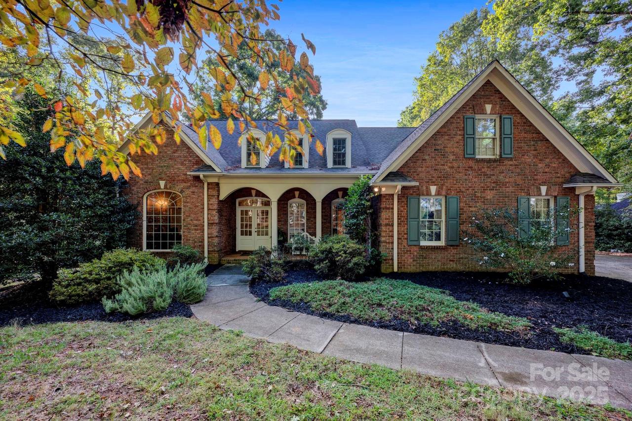 1707 Walden Pond Ln., Waxhaw, NC 28173