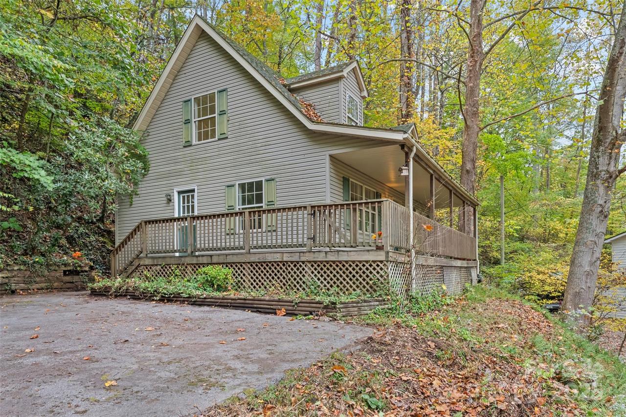 42 Greenview Dr., Maggie Valley, NC 28751