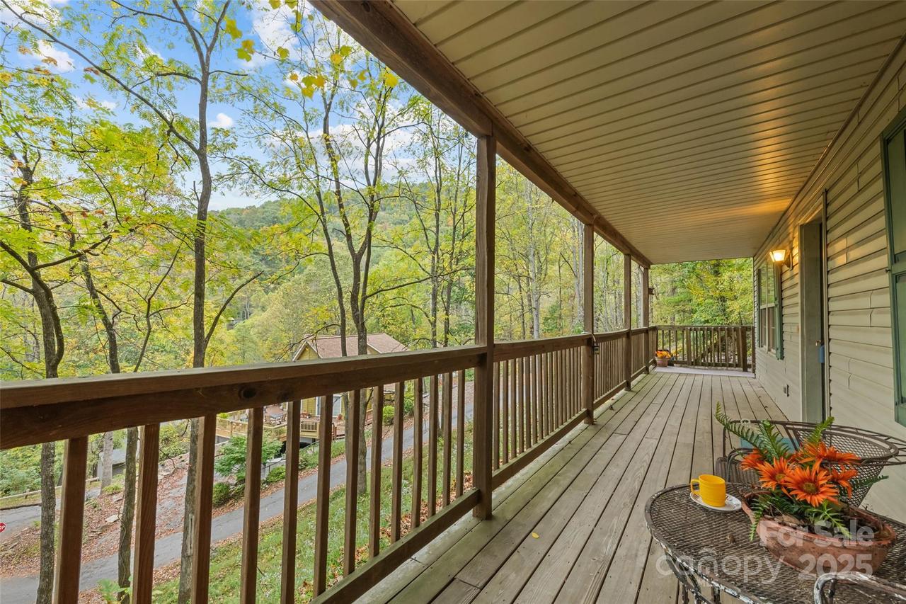 42 Greenview Dr., Maggie Valley, NC 28751
