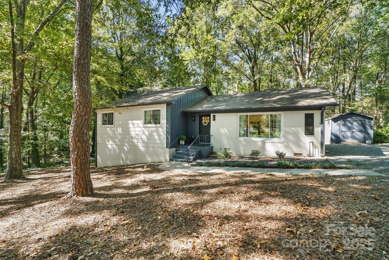6641 Lakeside Dr., Charlotte, NC 28215