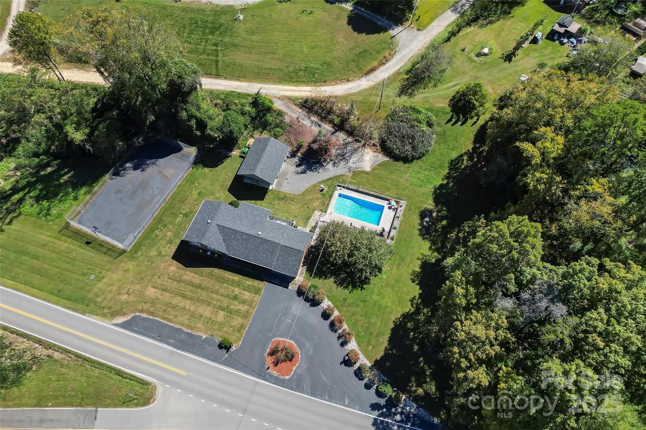 1300 Hankins Rd., Marion, NC 28752