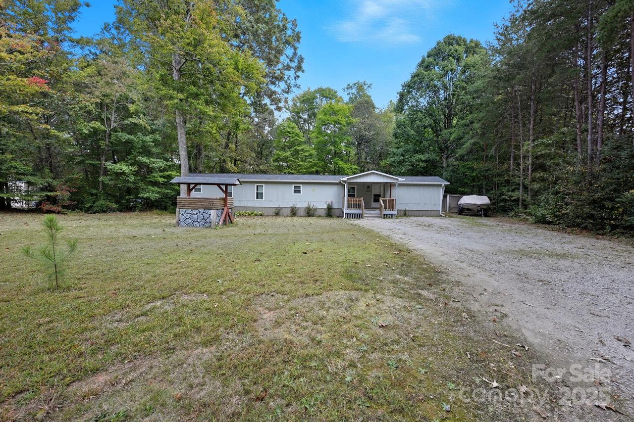 4805 Mountain View Ln., Maiden, NC 28650