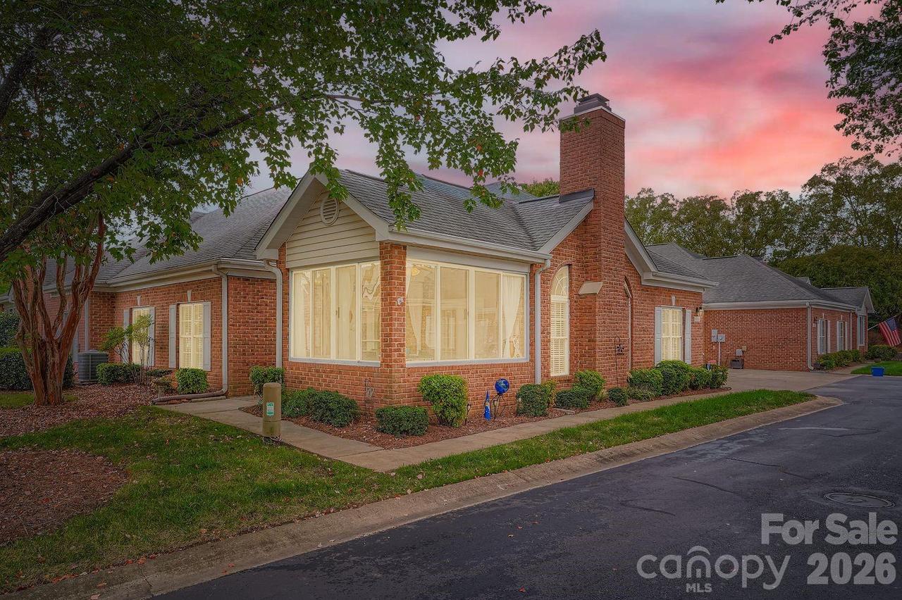 8406 Highland Glen Dr., Charlotte, NC 28269