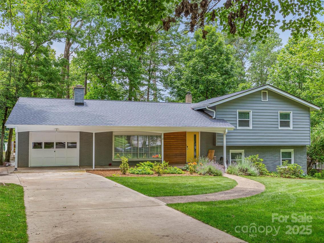 30 S Oak Forest Dr., Asheville, NC 28803