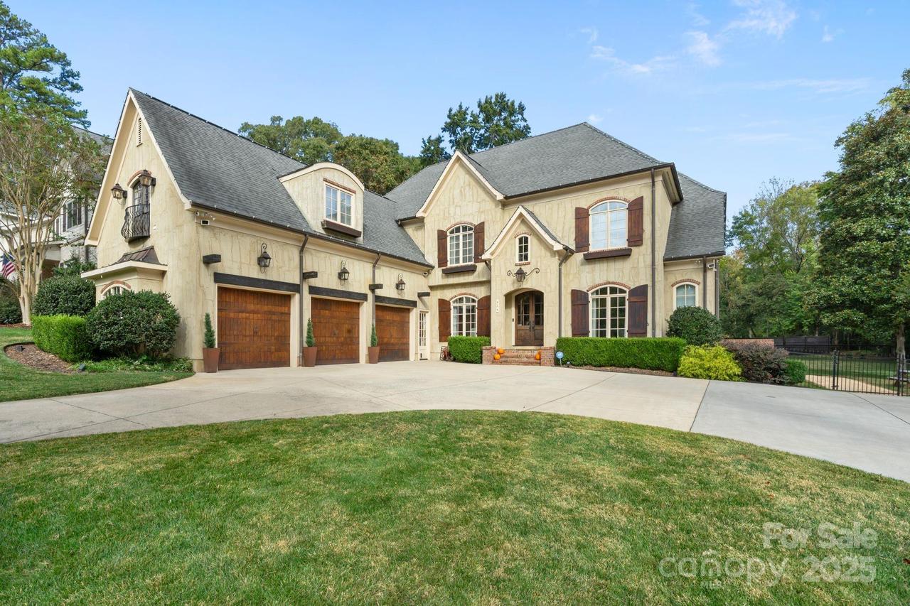 924 Jefferson Dr., Charlotte, NC 28270