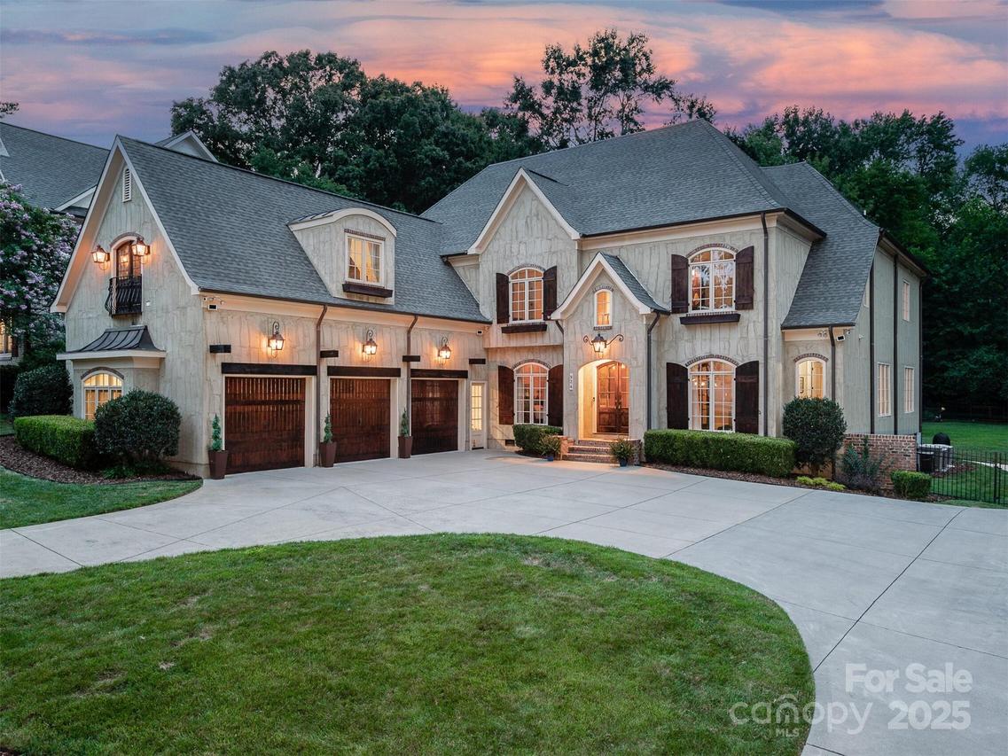 924 Jefferson Dr., Charlotte, NC 28270