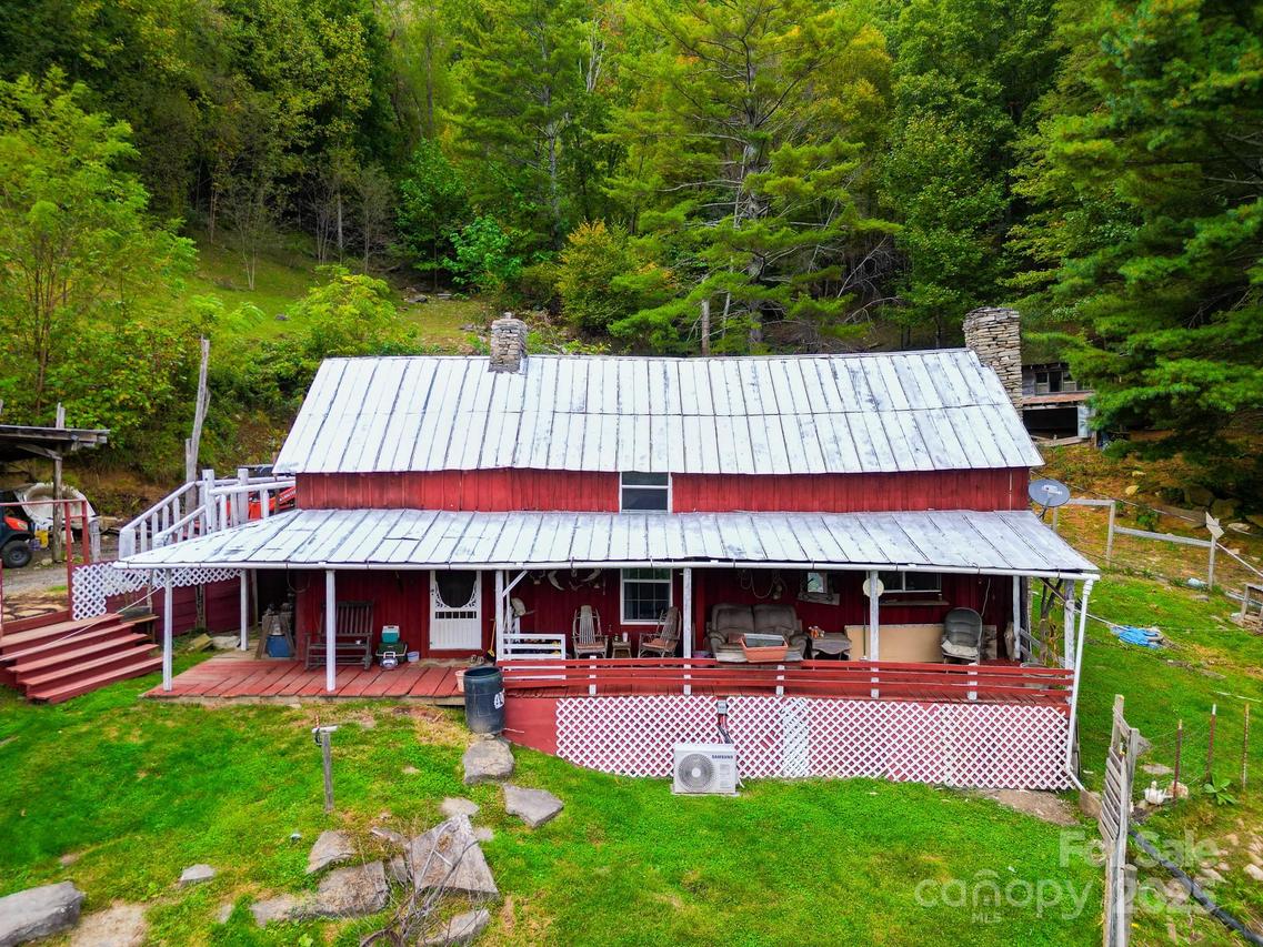 105 Home Place Rd., Maggie Valley, NC 28751