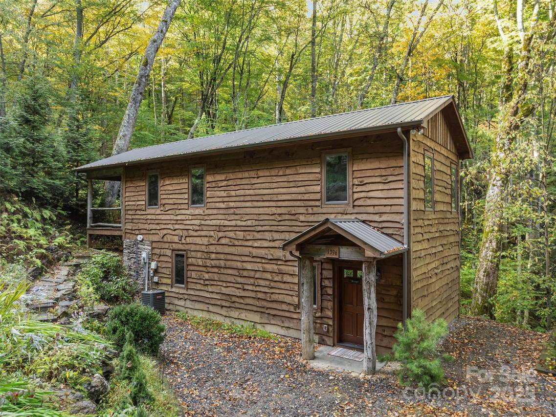 1396 Winter Star Rd., Burnsville, NC 28714