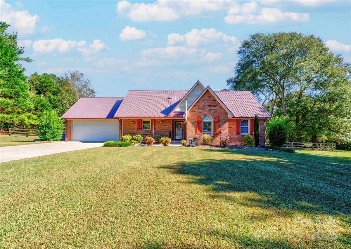 135 Shadowgate Dr., Shelby, NC 28152