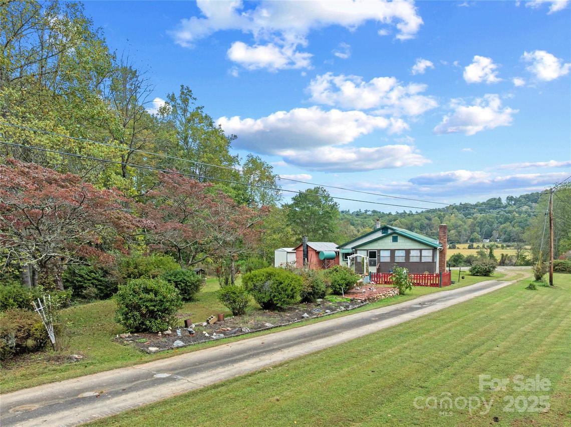 841 Elm Bend Rd., Brevard, NC 28712