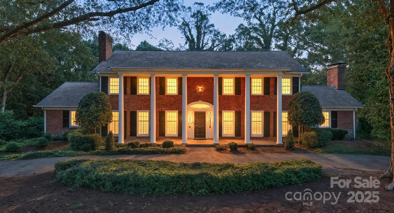 2042 2nd St., Hickory, NC 28601