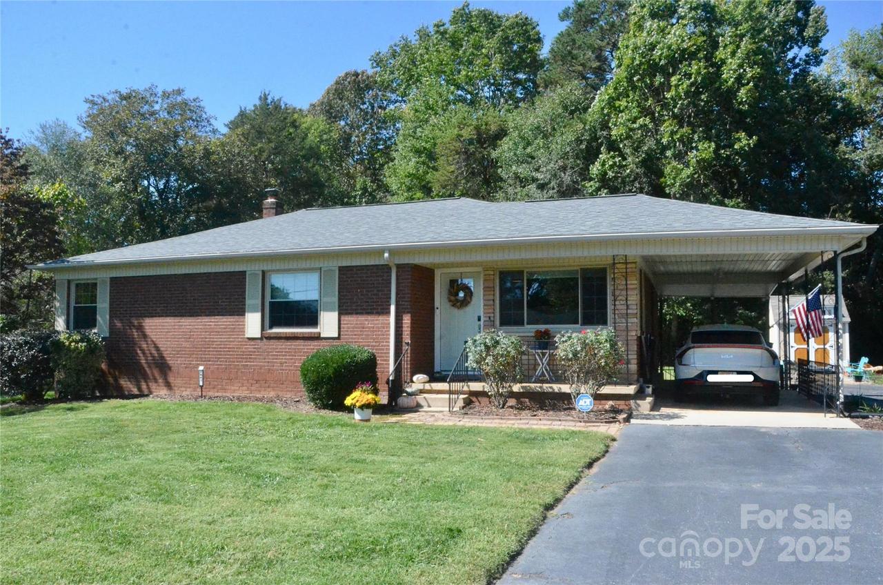 2841 20th St., Hickory, NC 28601